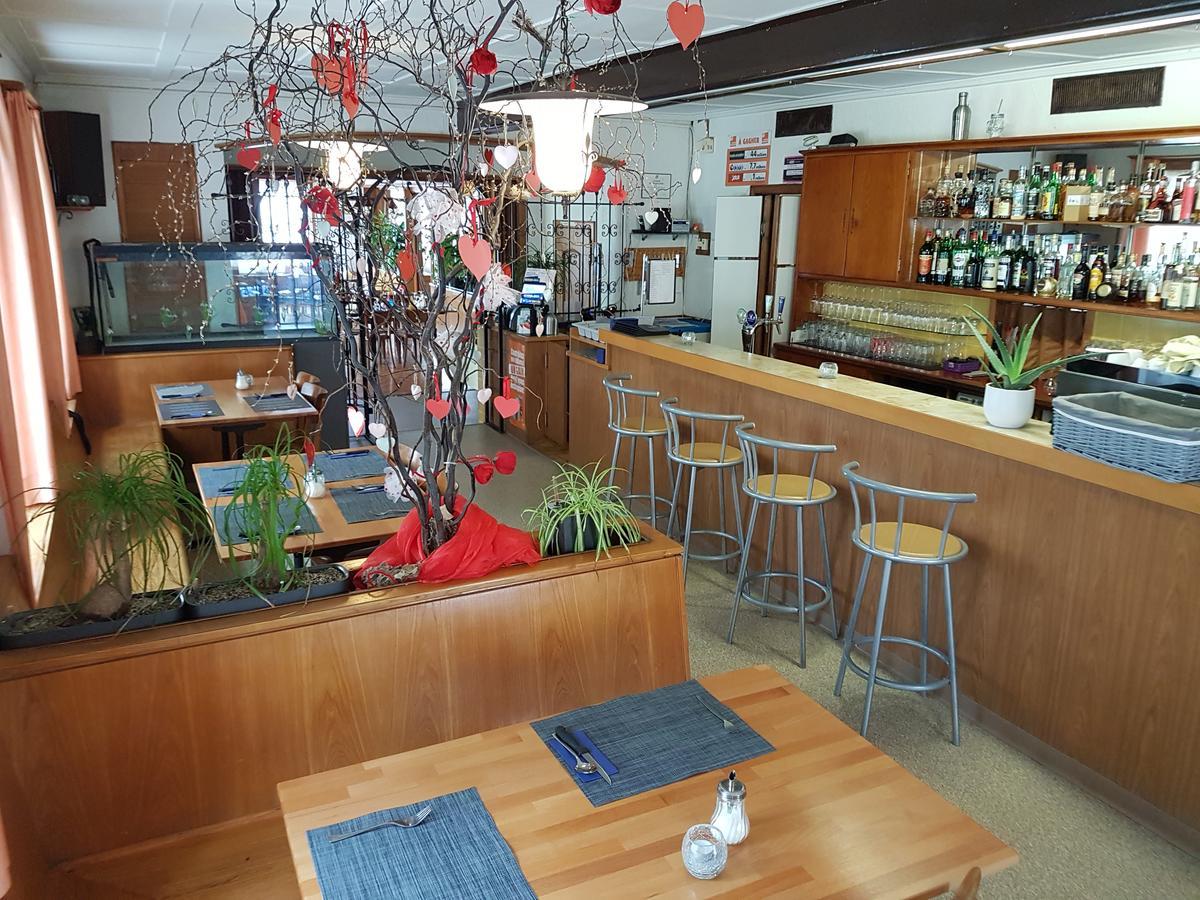 Hotel De La Gare, Vendlincourt Екстериор снимка