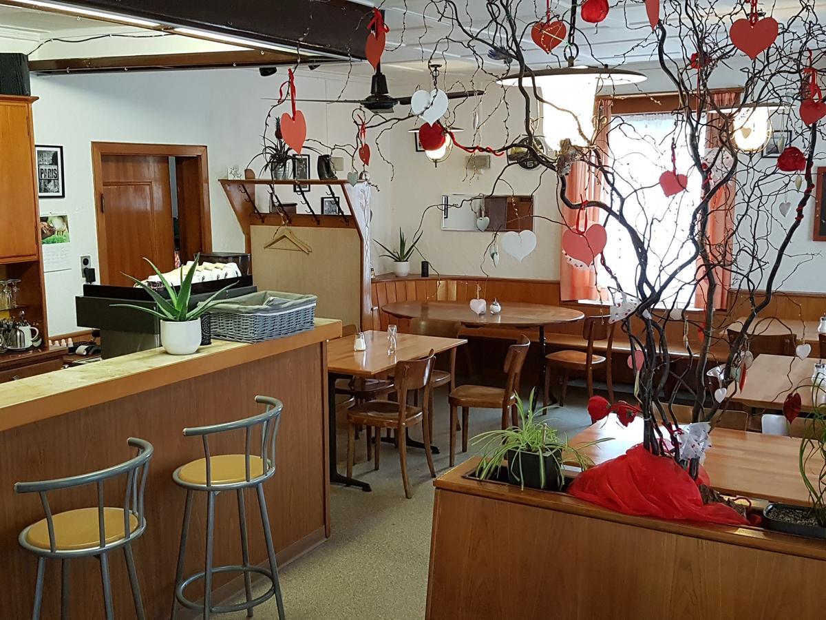 Hotel De La Gare, Vendlincourt Екстериор снимка